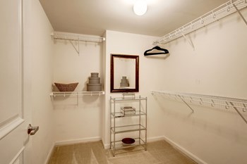 100 Capital Yards Studio-2 Beds Apartment for Rent - Photo Gallery 22