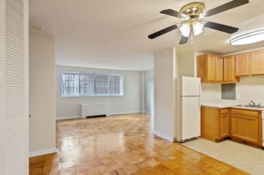 809 West Broad St. Studio-1 Bed Apartment for Rent Photo Gallery 1