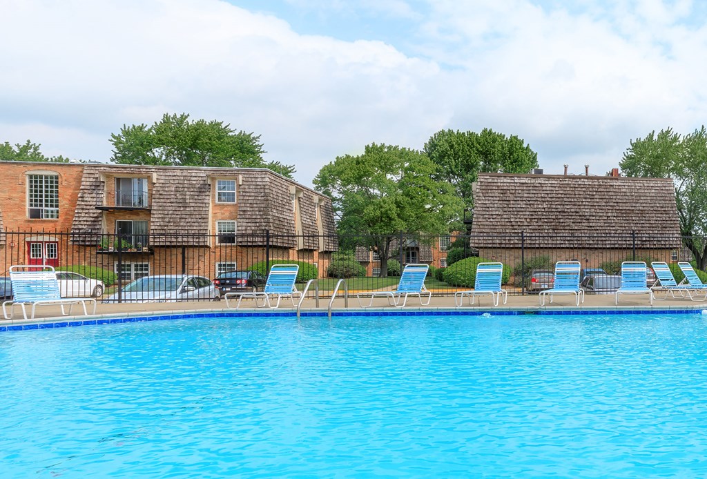 the swimming pool at the resort at governors residence