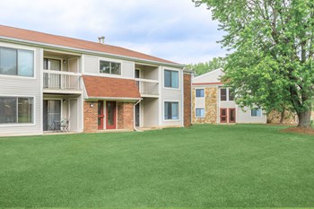 3303 Peppermill Drive 1-3 Beds Apartment, Student for Rent - Photo Gallery 2