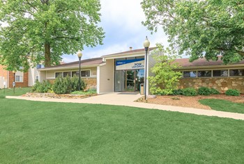 3303 Peppermill Drive 1-3 Beds Apartment, Student for Rent - Photo Gallery 4