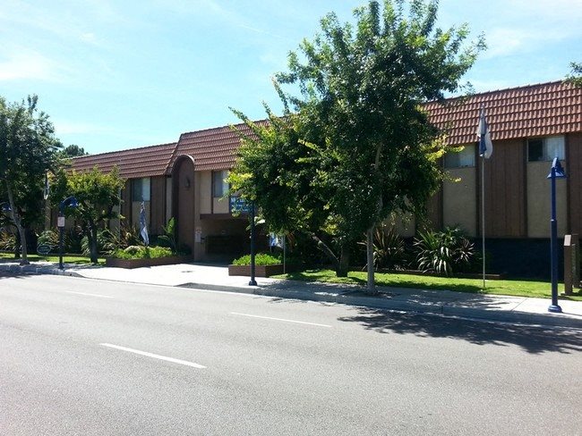 Lakewood Apartments