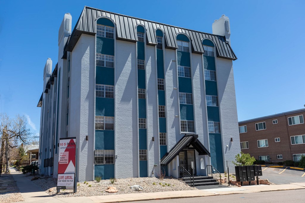 the building in which the hotel is located