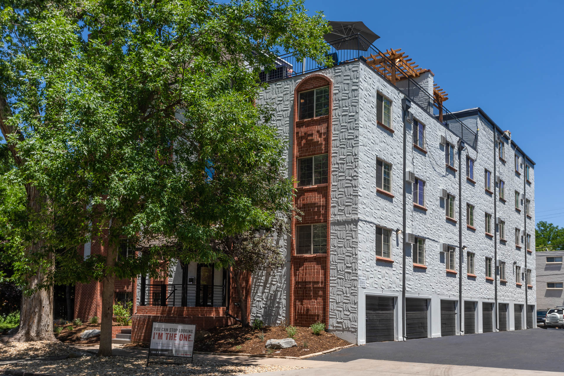 the building in which the hotel is located