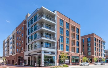 1009 14th Avenue 1-2 Beds Apartment for Rent - Photo Gallery 2