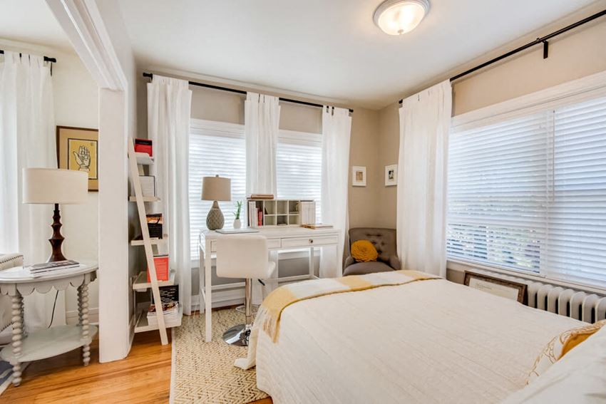 4201 Locust Street Studio-1 Bed Apartment for Rent - Photo Gallery