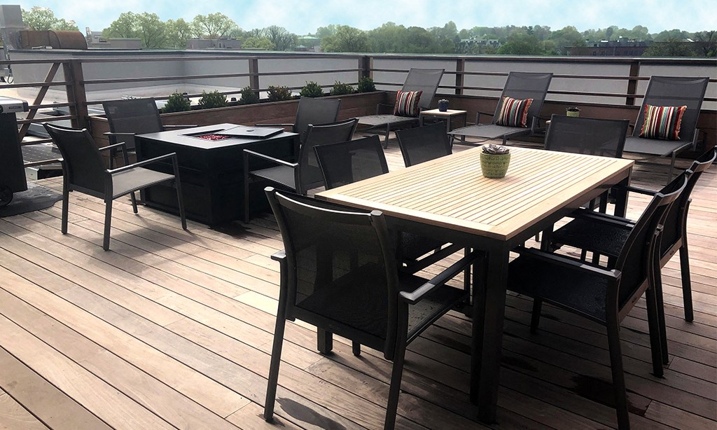 Grand Street Lofts apartments in Mamaroneck outdoor lounge