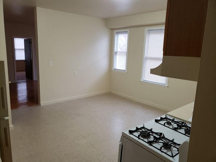 2495-2620 Main Street 4 Beds Apartment for Rent - Photo Gallery 1