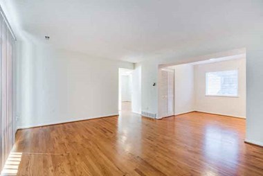 4006 Oak Street 1 Bed Apartment for Rent Photo Gallery 1