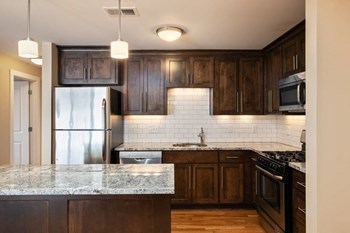 4060 McGee St 2 Beds Apartment for Rent - Photo Gallery 3