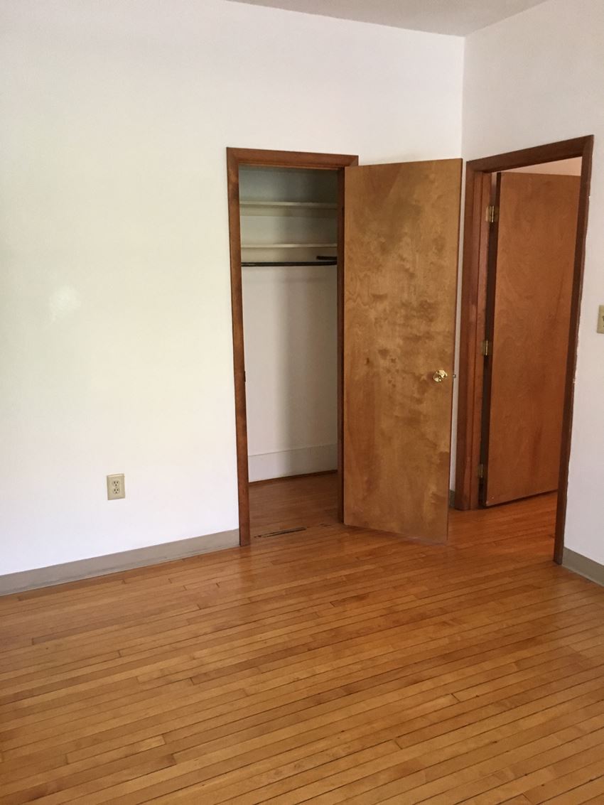 Penn State Apartment Search at Atherton Apartments in State College 301 S Atherton Avenue Studio-1 Bed Apartment for Rent - Photo Gallery