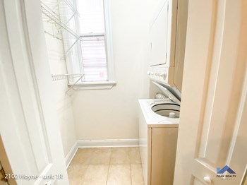 2100 N. Hoyne Ave. 1-3 Beds Apartment for Rent - Photo Gallery 5