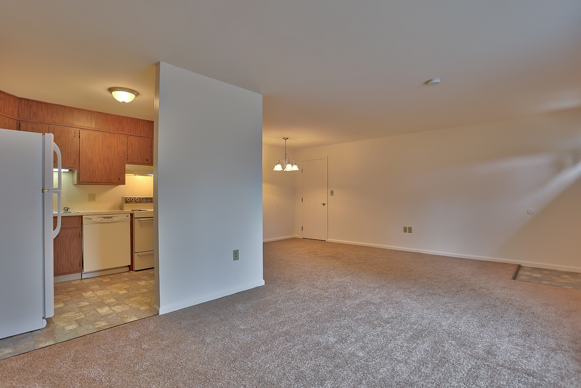 Cheap Apartments in Lancaster, PA | Colonial Apartments | property Management, Inc.