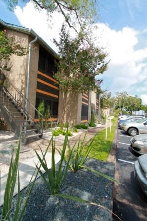 parking lot with a side view of our entrance - Photo Gallery 4