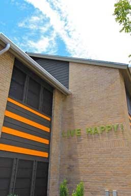 Side exterior sign of the facility - Photo Gallery 5