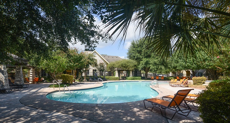 Swimming Pool With Relaxing Sundecks at Saddle Creek Apartments, Austin, TX