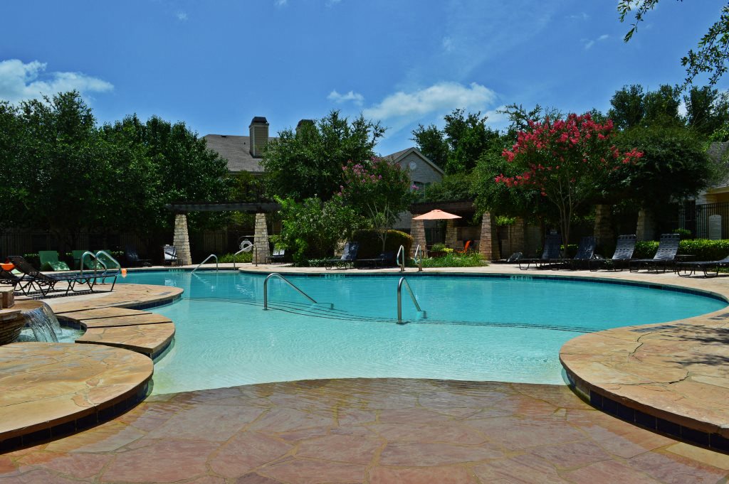 Outdoor Swimming Pool at Saddle Creek Apartments, Austin, TX