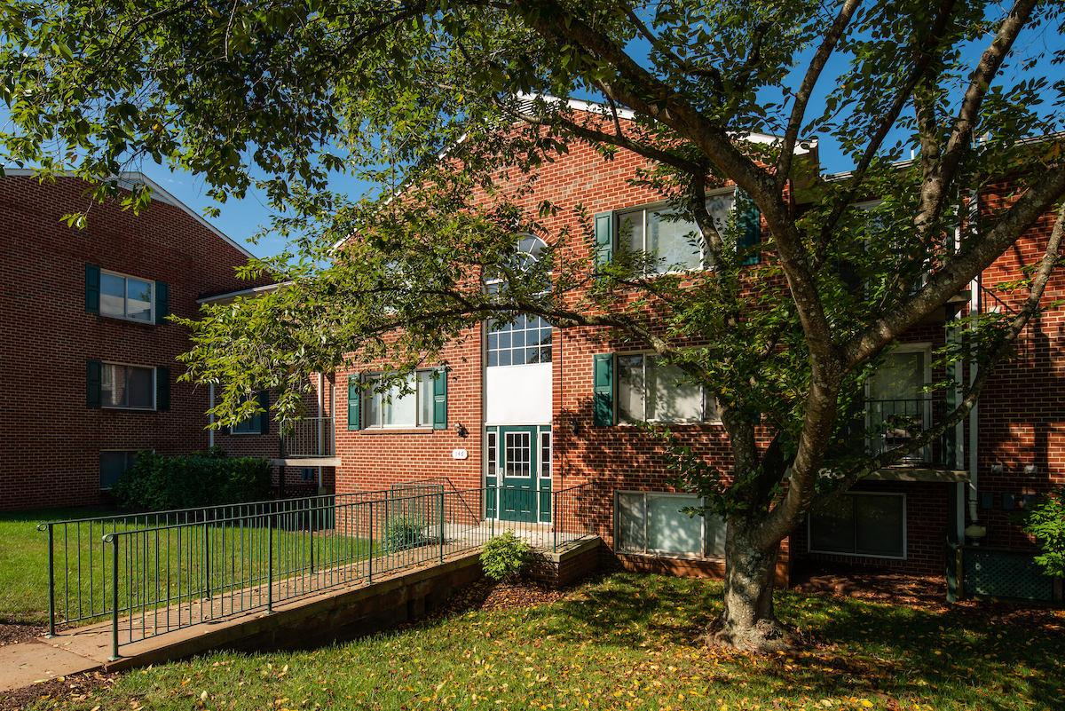 Apartments in Leesburg VA Tuscarora Creek Apartments