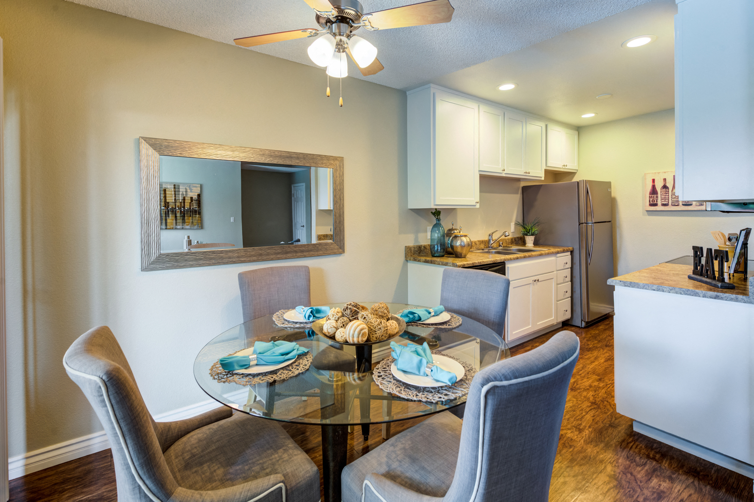 Dining Area Photo at Newport Bay Terrace, Newport Beach