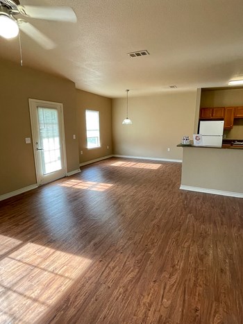 1885 E Farragut Ave 1-4 Beds Apartment, Affordable for Rent - Photo Gallery 3