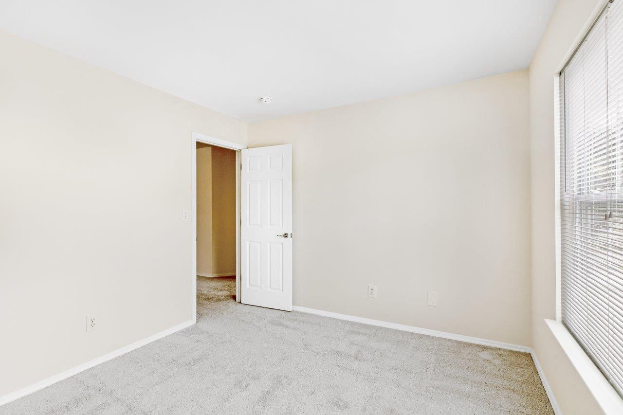 Carpeted Bedroom at Mansions at Delmar, Delmar, NY, 12054