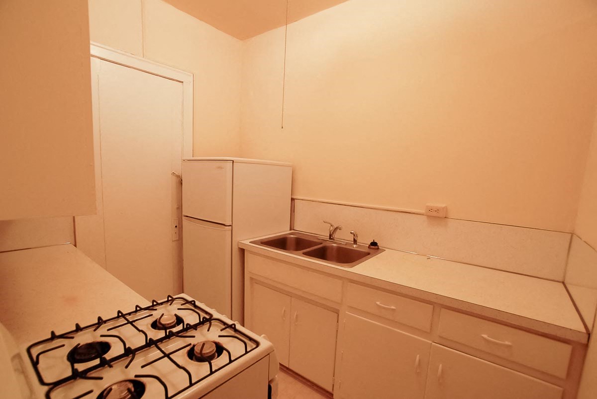 2886 James Avenue South