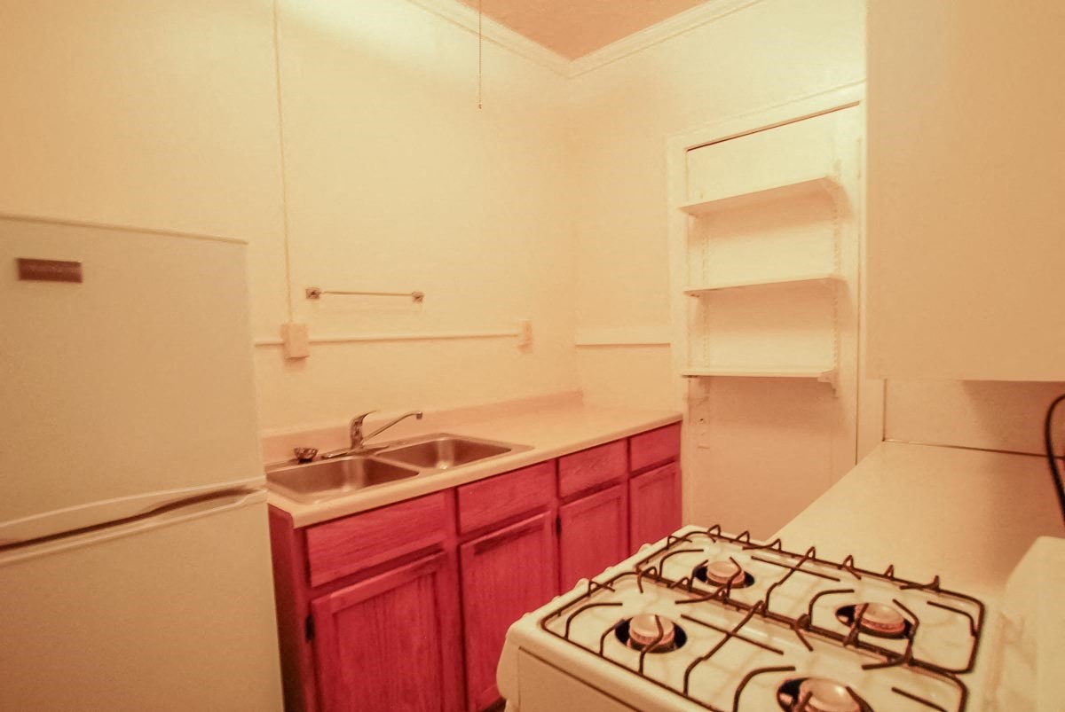 2886 James Avenue South