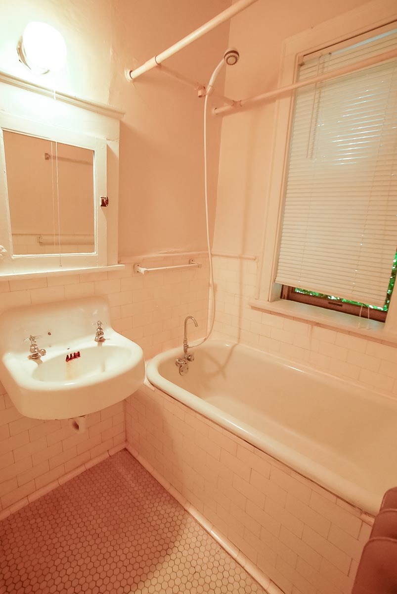 2886 James Avenue South