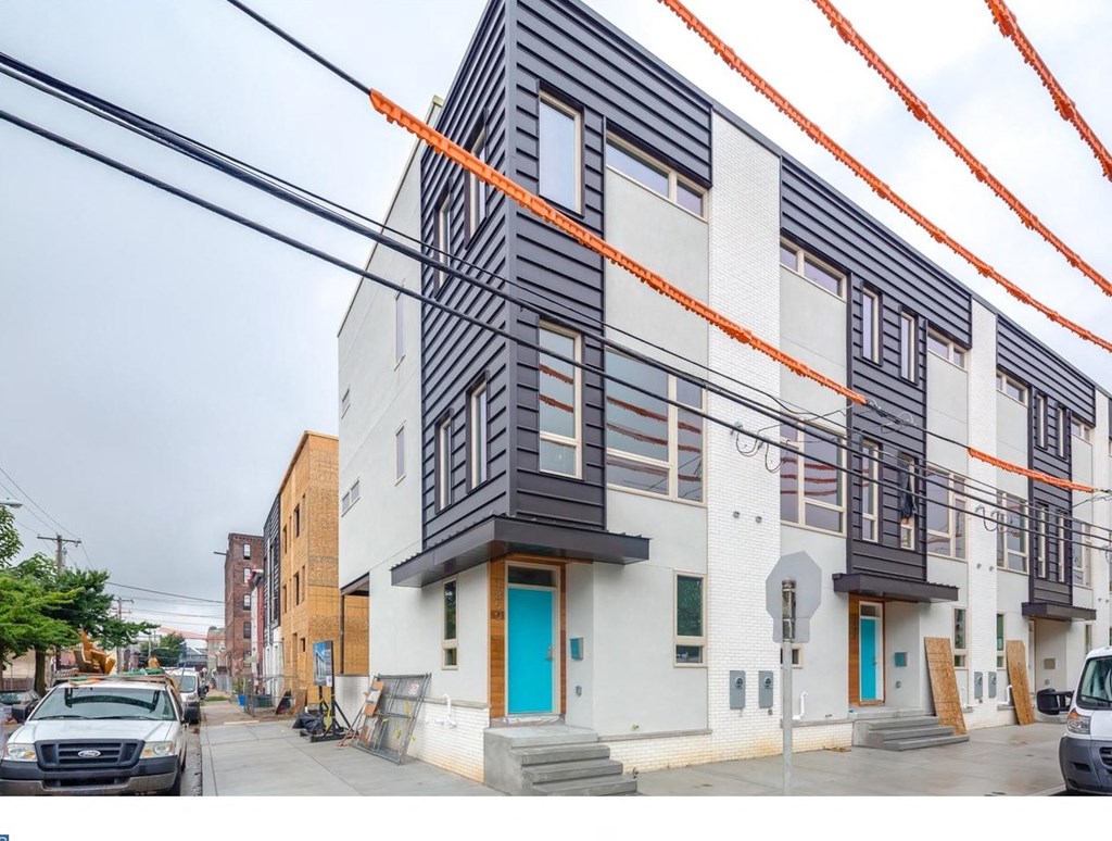 the building in which the apartment is