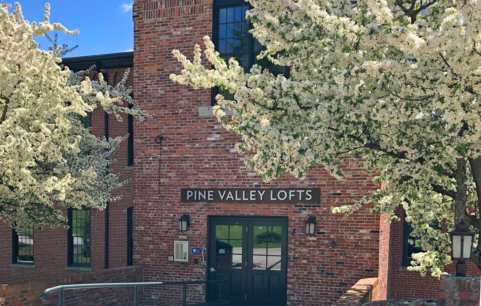 Pine Valley Lofts Apartments in Milford, NH