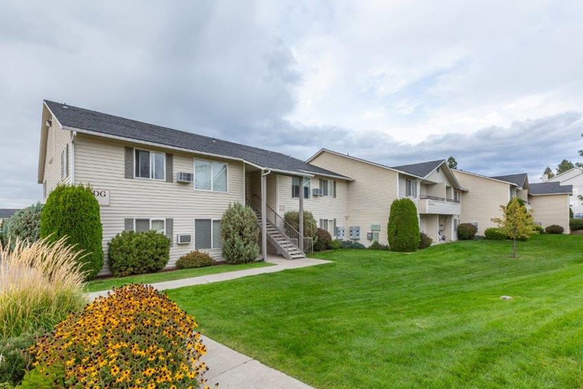 Beaumont/Biltmore Apartments, 2525 -2727 E 53rd, Spokane, WA - RENTCafé