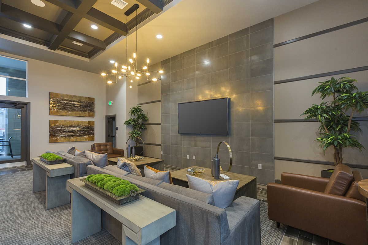 Resident Clubhouse Lounge at Colorado Springs Apartments Near Oracle