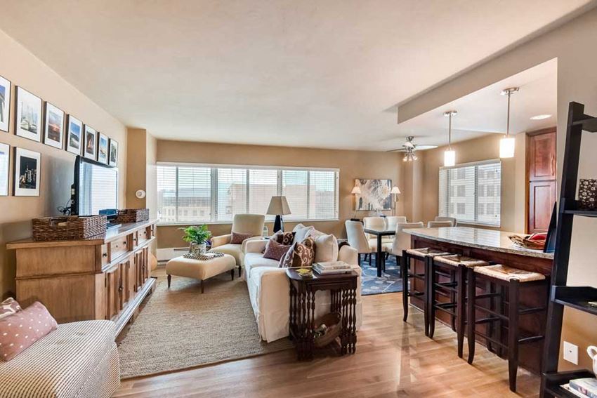 4821 Roanoke Pkwy 1-2 Beds Apartment for Rent - Photo Gallery