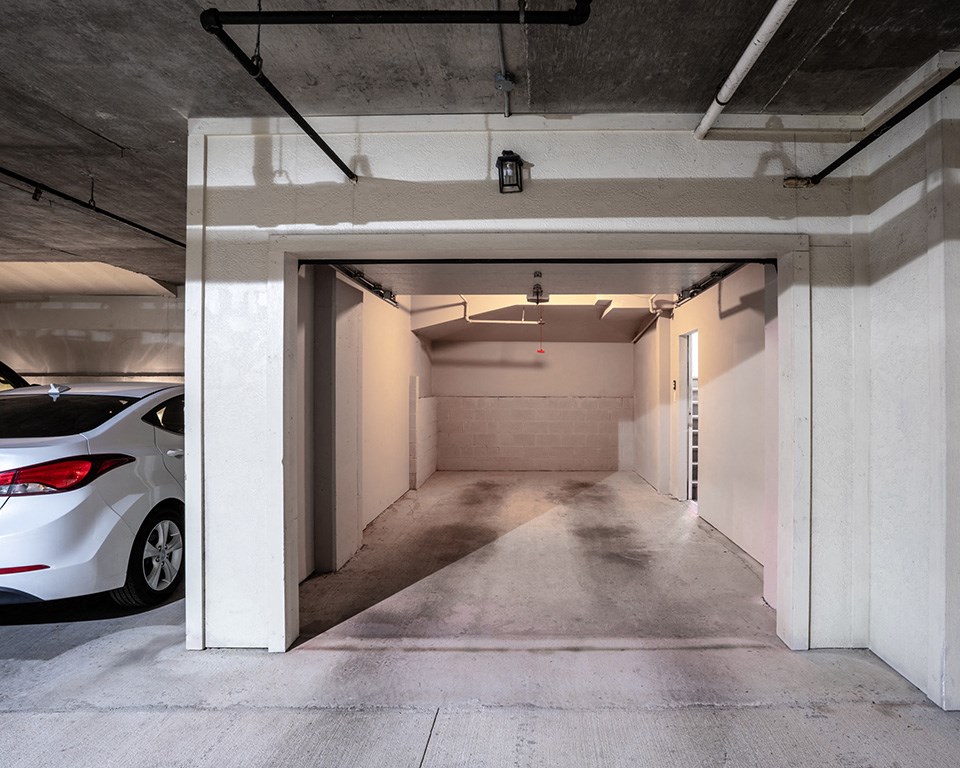 Garages Parking at Nalle Woods of Westlake, Austin, Texas