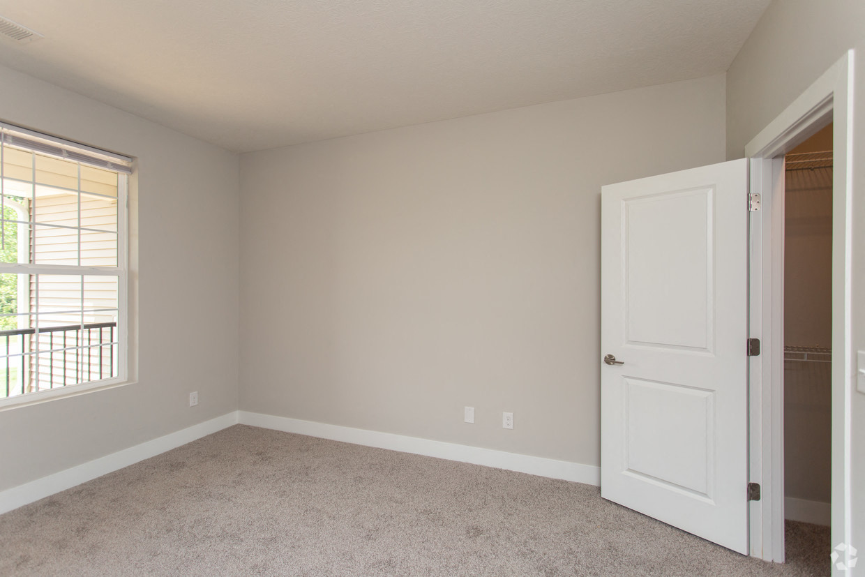 The Drake Bedroom at The Flats on Houk, Delaware, Ohio