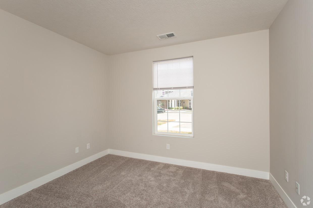 The Ervin Bedroom  at The Flats on Houk, Ohio, 43015