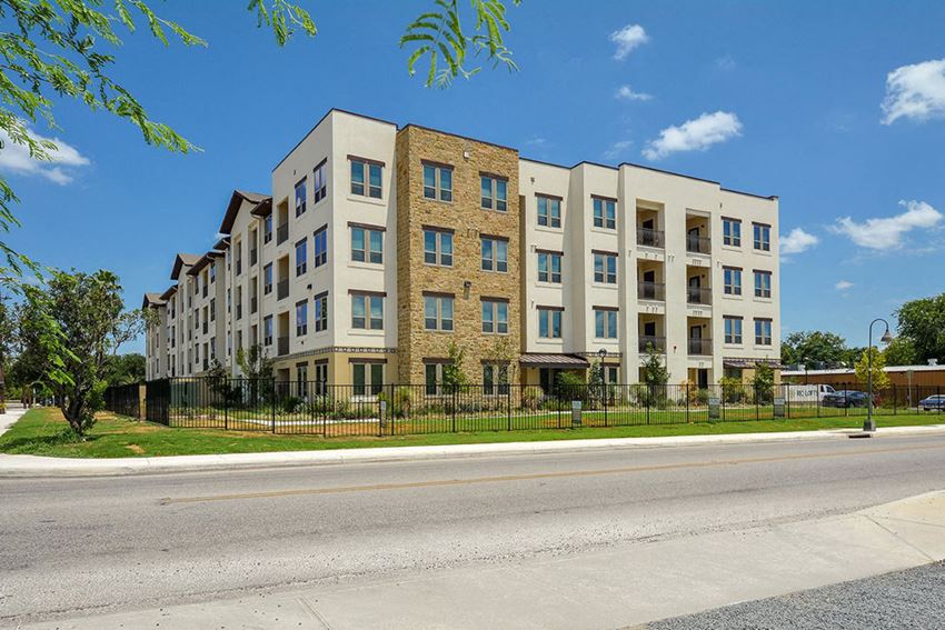 Apartment Homes Available at Rio Lofts, Texas - Photo Gallery 1