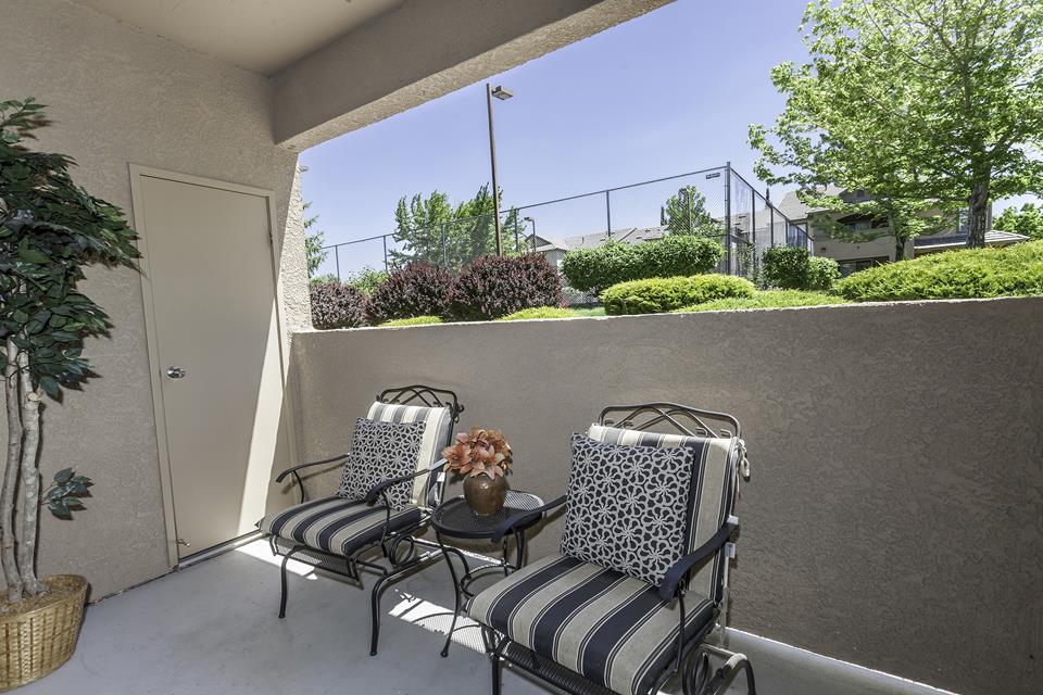 EASTLAND HILLS APARTMENTS