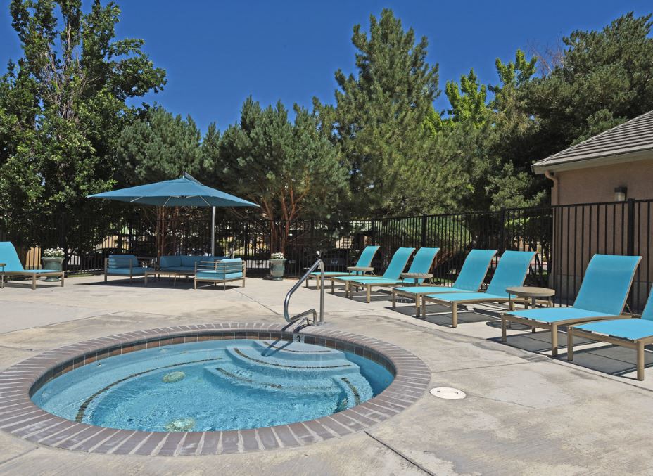 EASTLAND HILLS APARTMENTS