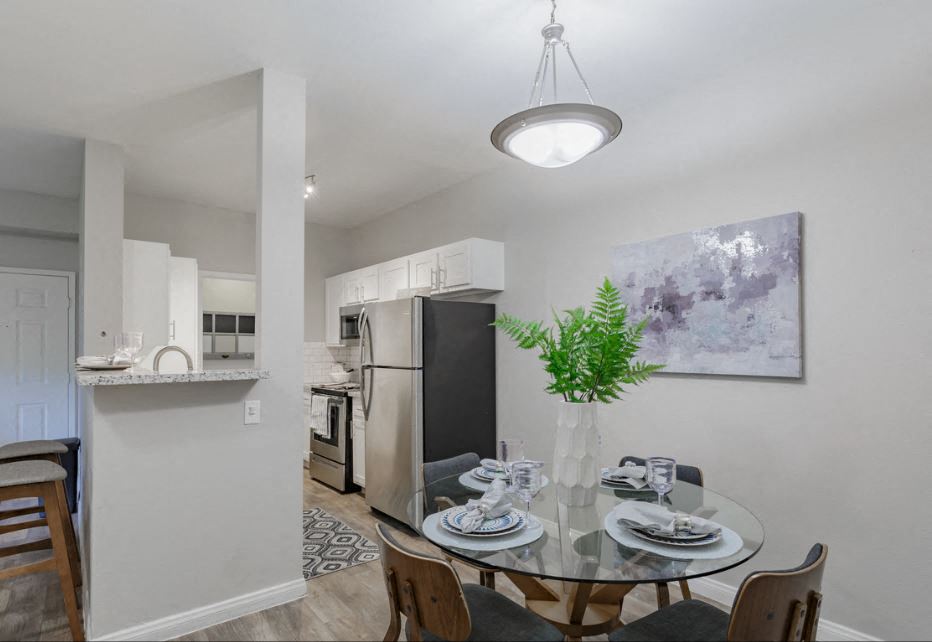 EASTLAND HILLS APARTMENTS