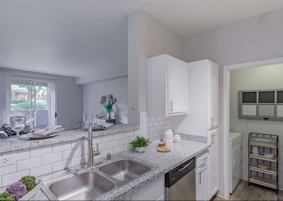 EASTLAND HILLS APARTMENTS