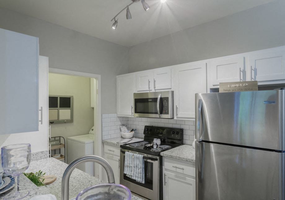 EASTLAND HILLS APARTMENTS