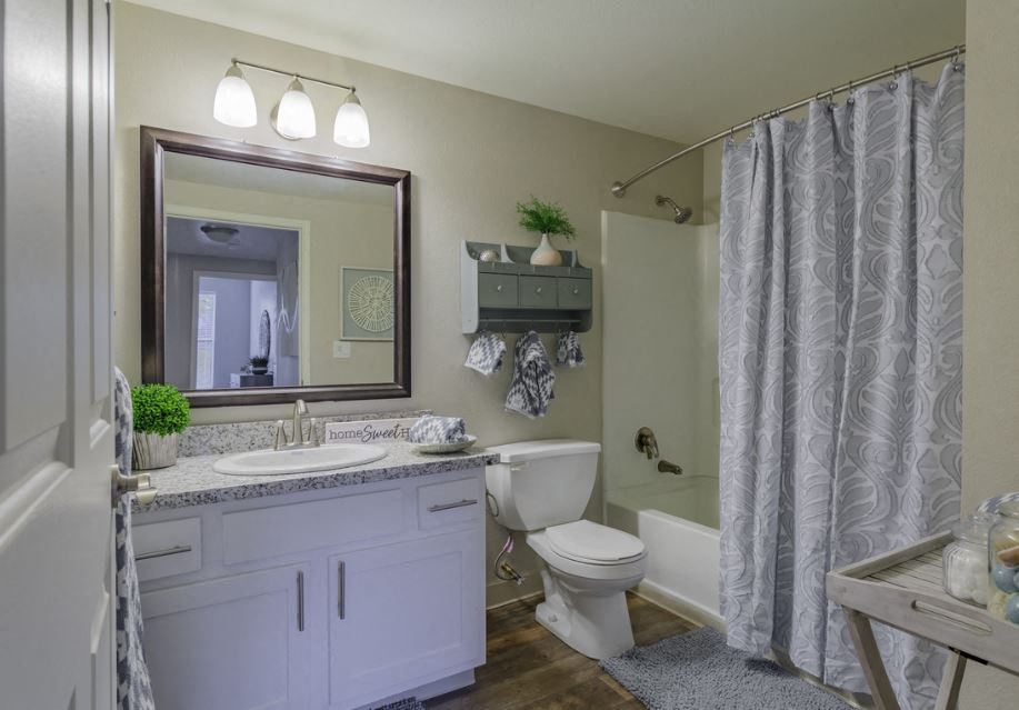 EASTLAND HILLS APARTMENTS