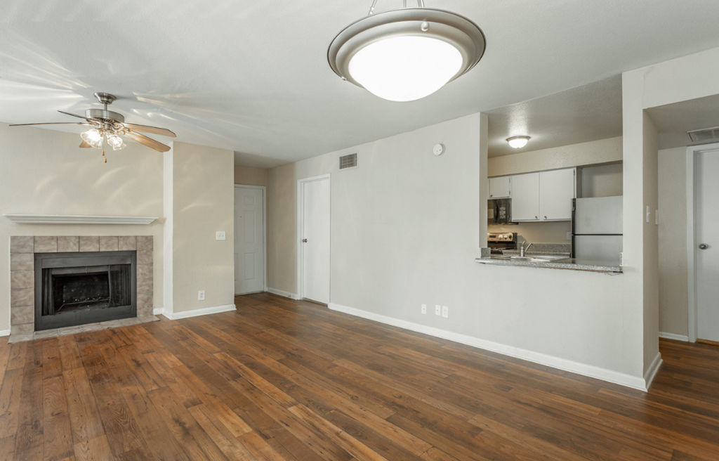 Living room at Creekstone Apartment homes in Nashville, TN