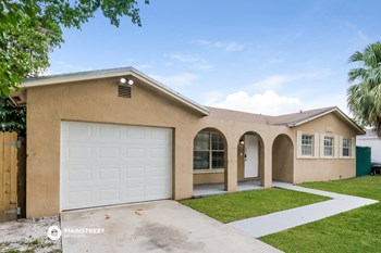 8901 SW 8th St 3 Beds House for Rent - Photo Gallery 3