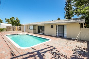 1408 SW 22nd Ave 4 Beds House for Rent - Photo Gallery 3