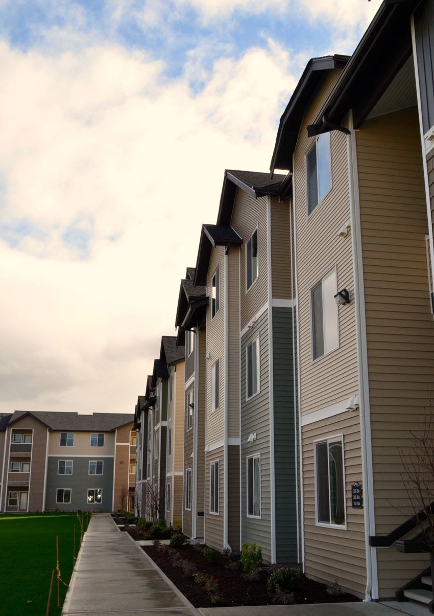 Sideview Building Sideview at Tustin, Yelm, Washington - Photo Gallery
