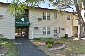 9239 North 75th Street 1-4 Beds Apartment, Affordable for Rent - Photo Gallery 5