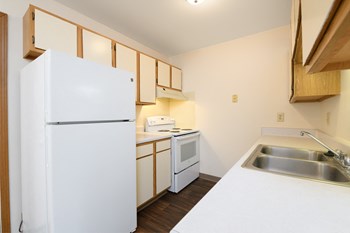 2350 Courtright Road 2-3 Beds Apartment, Affordable for Rent - Photo Gallery 12