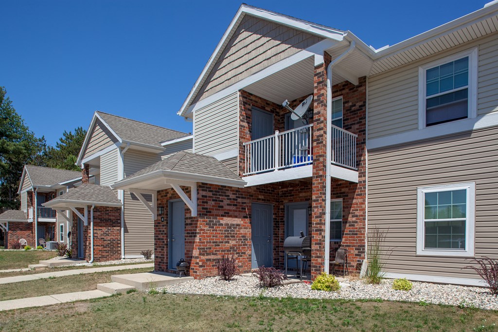 Falcon Woods Apartments, 12049 Falcon Ln, Holland, MI RentCafe